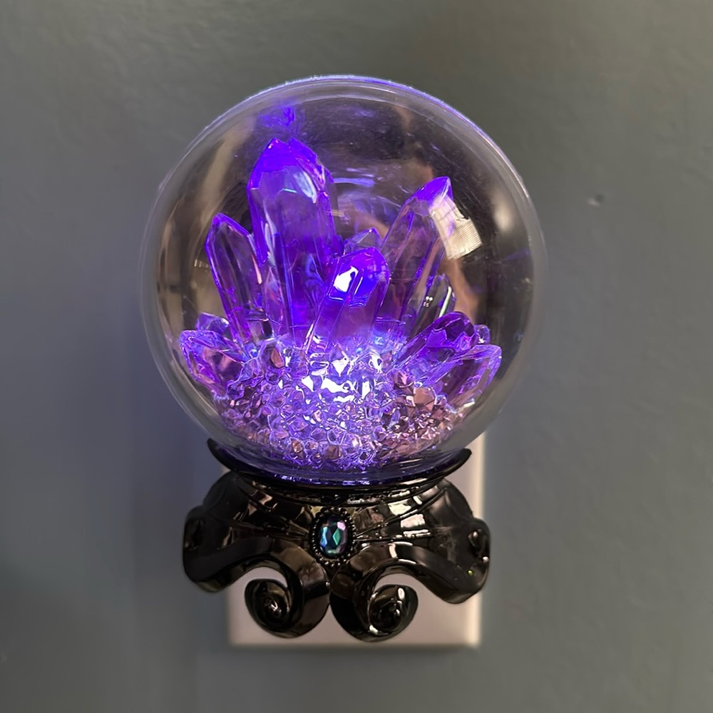 🎃 Bath and body works purple crystal magic ball & wicked apple wallflower